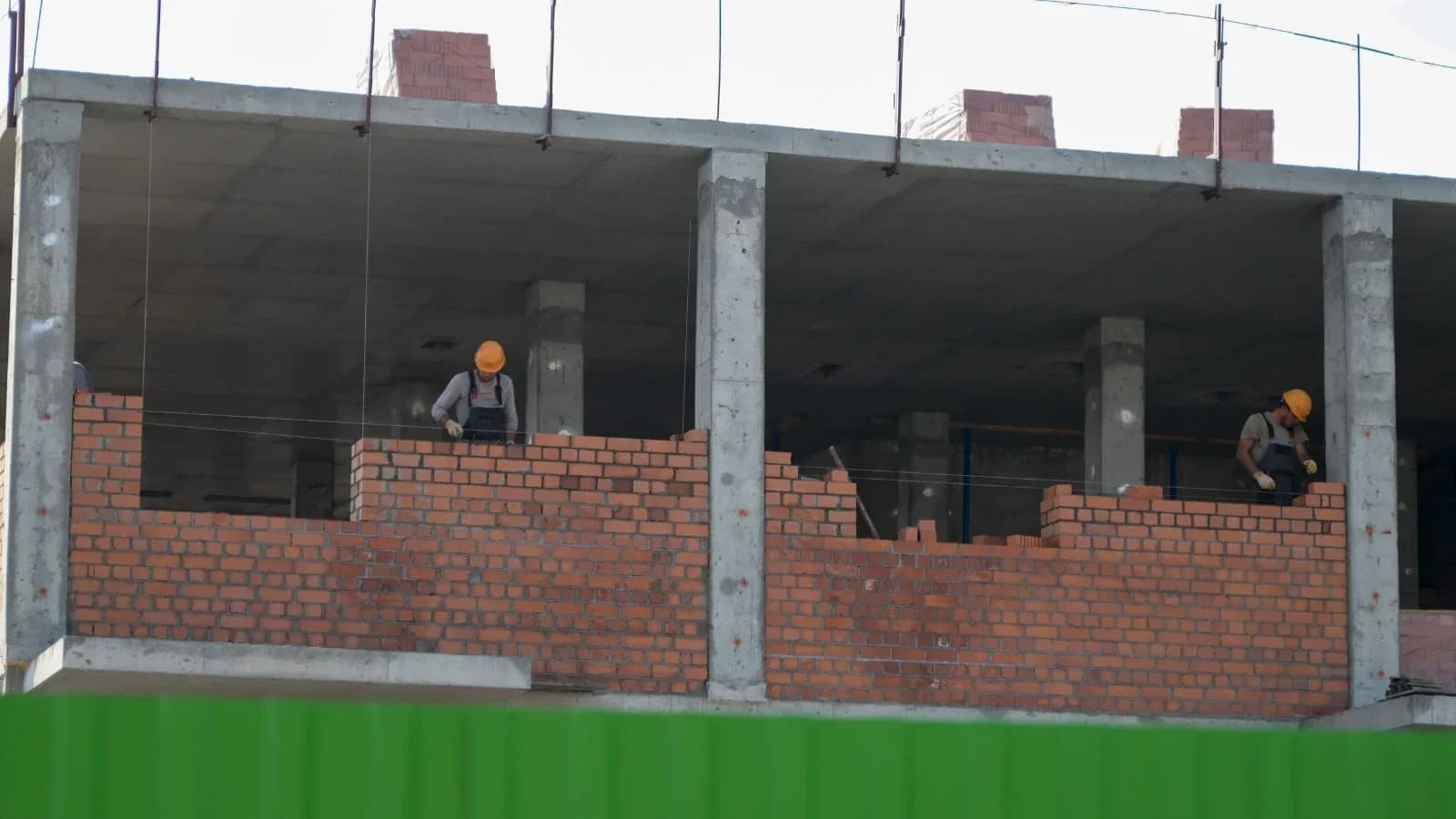 С легким паром: в Тарко-Сале начали возводить стены банного комплекса