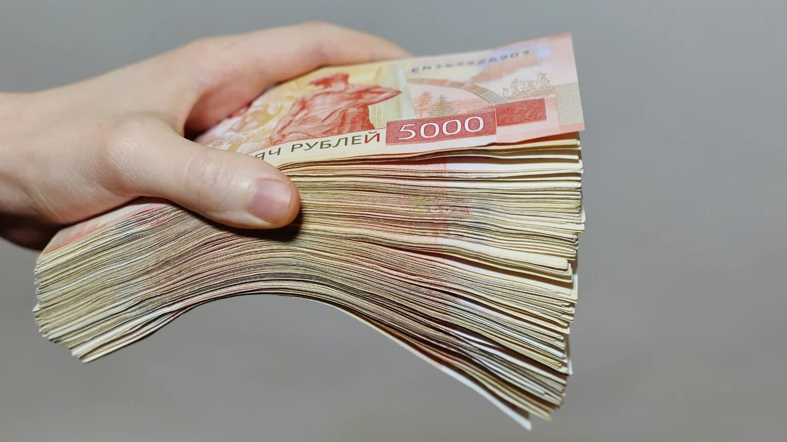 В Пуровском районе сотрудницу почты поймали на растрате