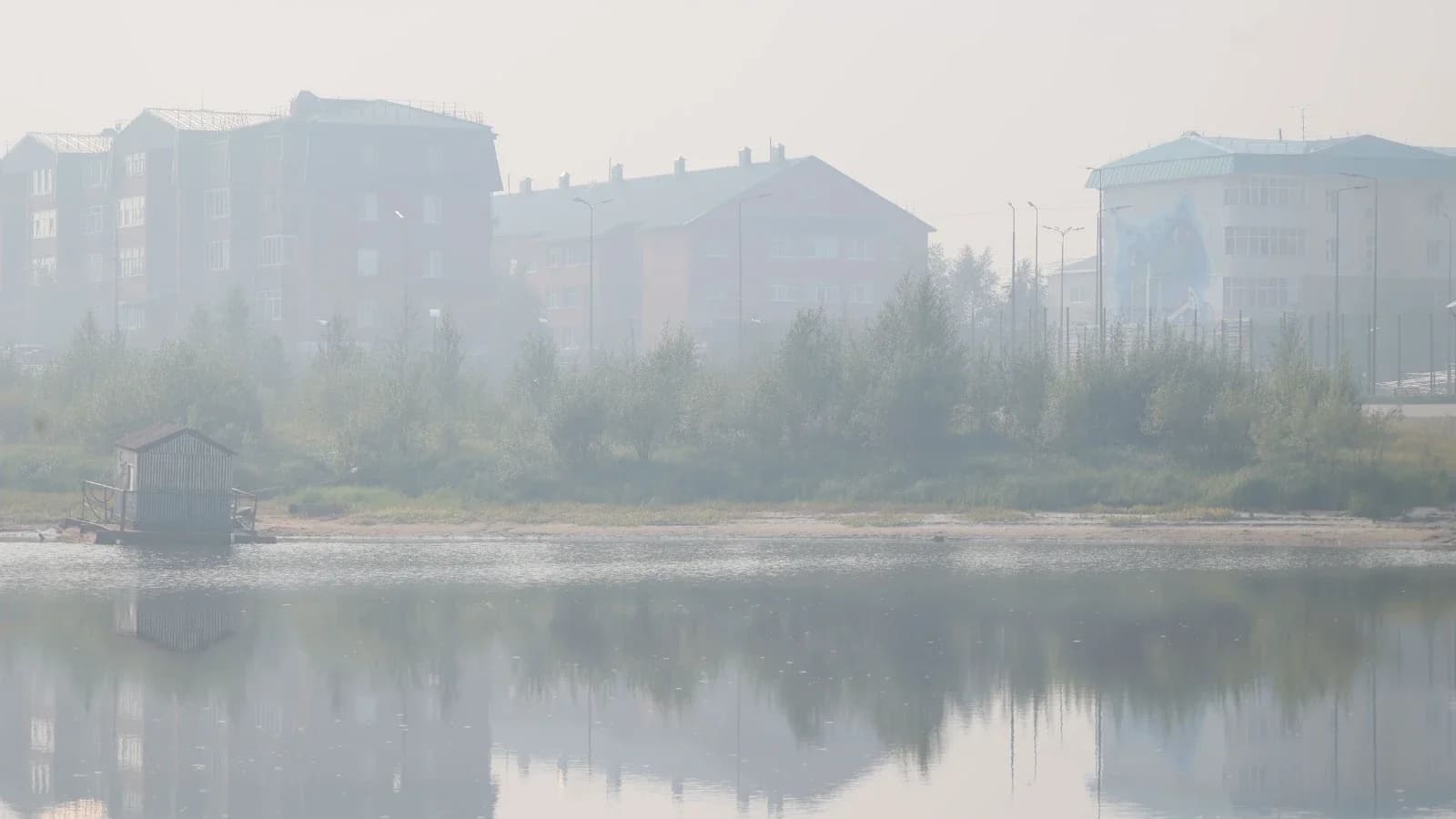 В Пуровском районе водителям рекомендуют воздержаться от поездок из-за лесных пожаров