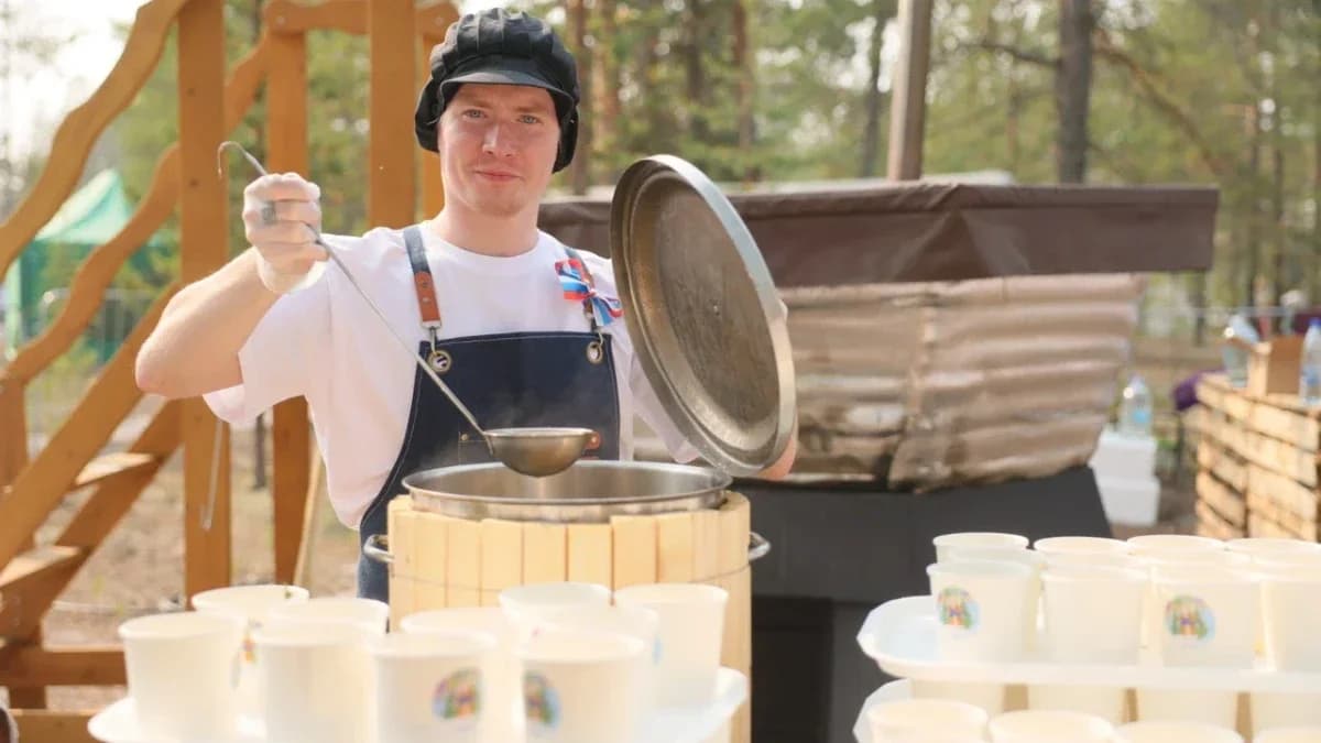 Вкусно и много: фестиваль «Ягель» в Пуровском районе удивляет гигантскими блюдами