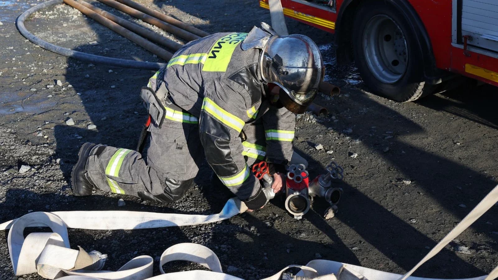 В Пуровском районе сгорели нежилые вагон и балок